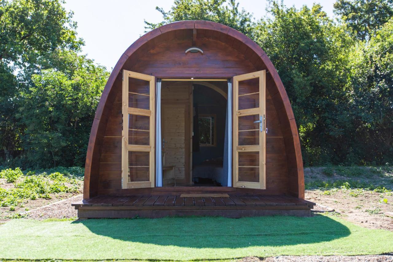The Woolpack Glamping Maidstone Exterior foto